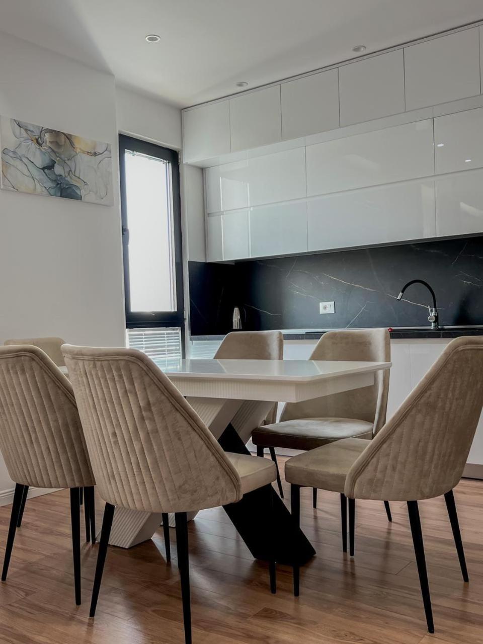 Lux Apartment At Arlis Tirana Exterior photo