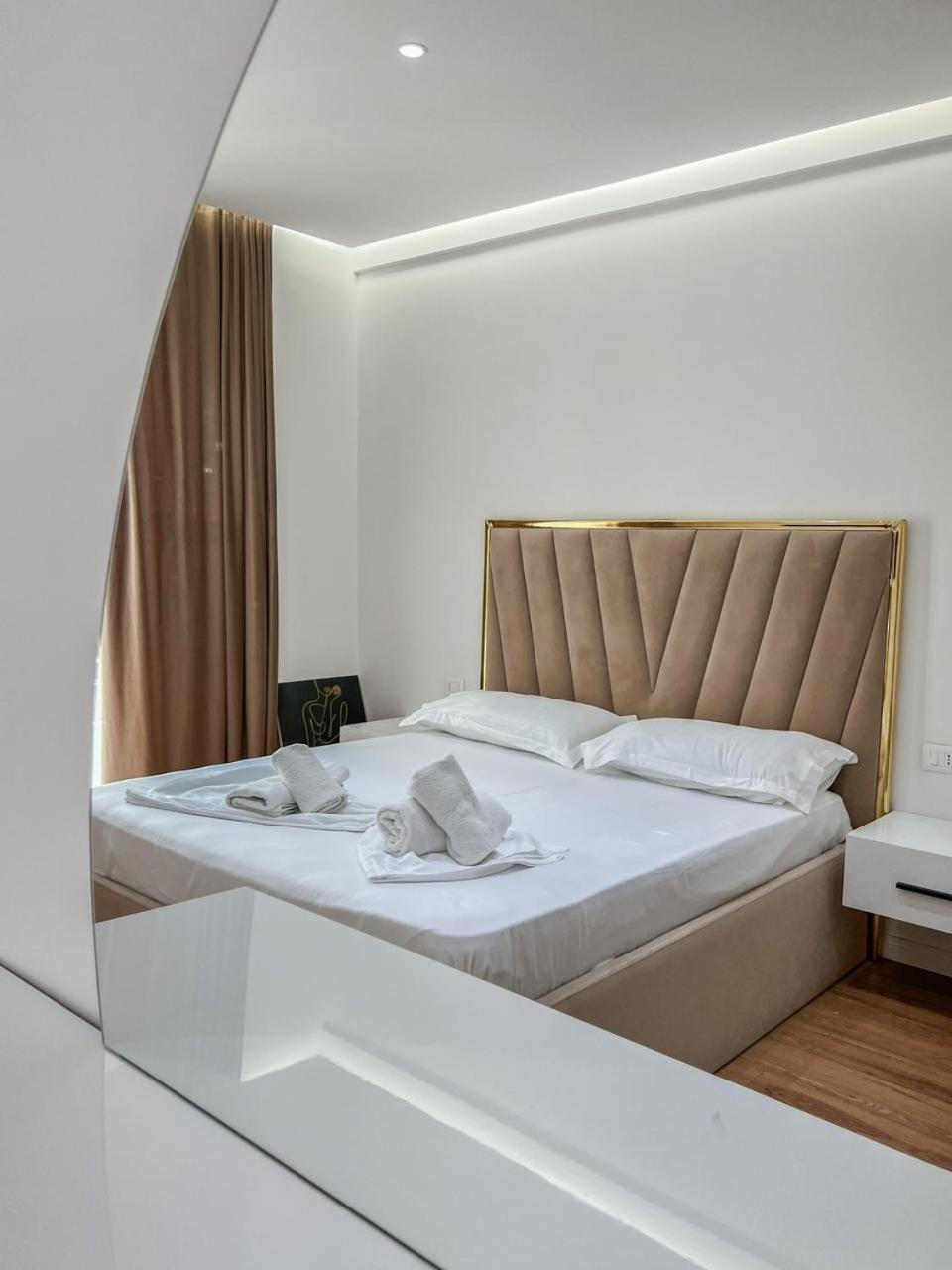 Lux Apartment At Arlis Tirana Exterior photo