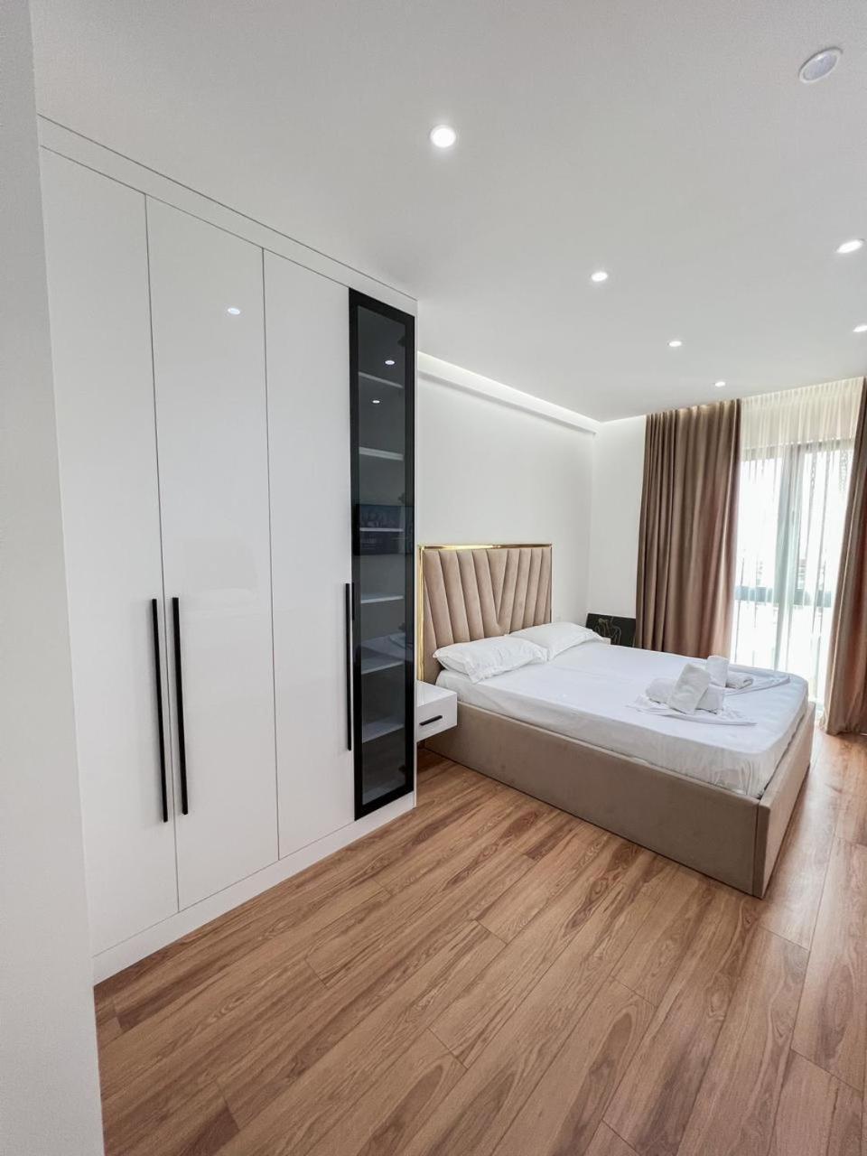 Lux Apartment At Arlis Tirana Exterior photo